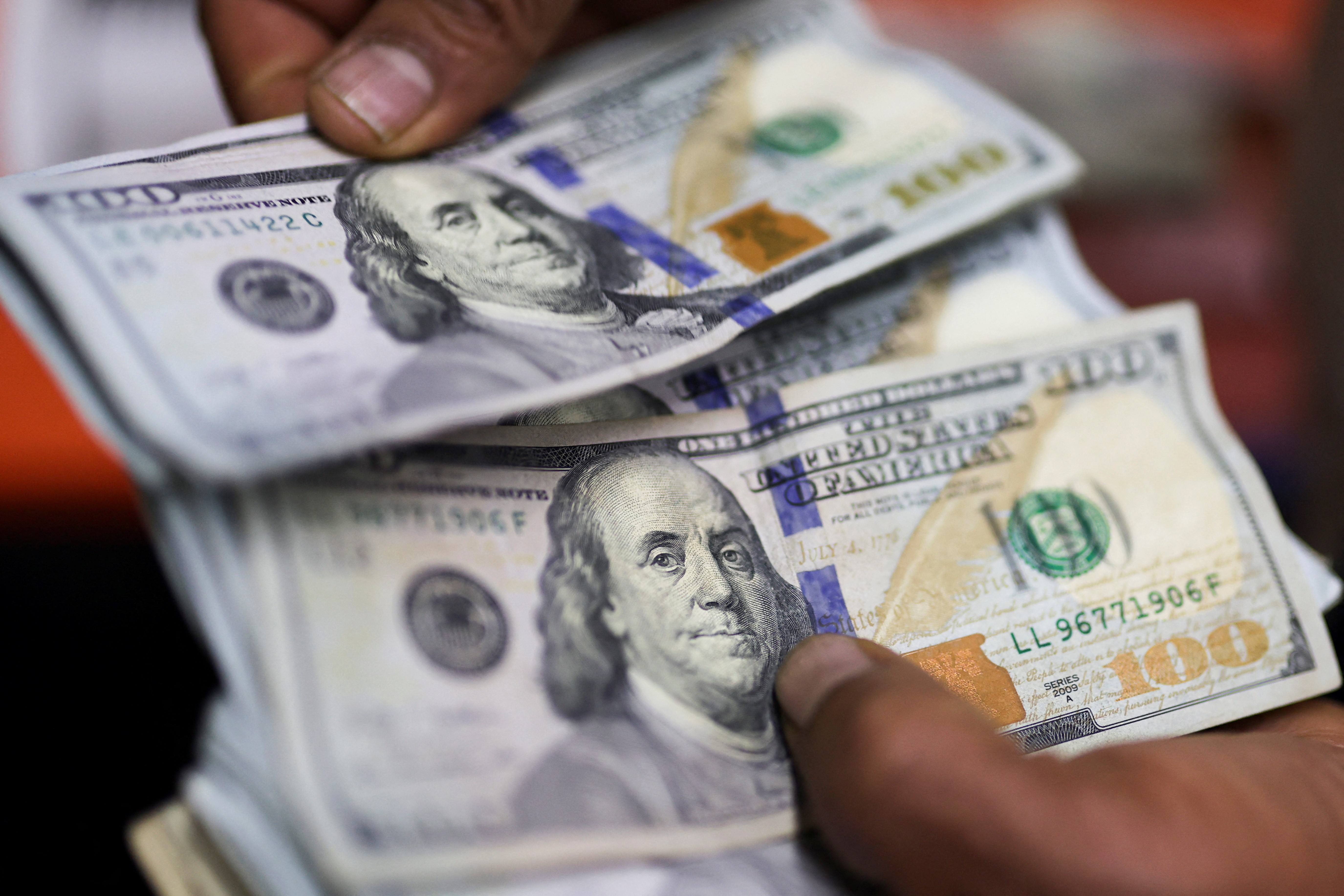 Dólar abre em alta e vai a R$ 5,31, de olho em conflito no Irã e novos dados de emprego nos EUA