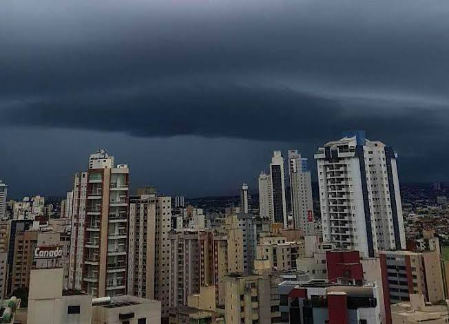 161 cidades de Goiás entram em alerta para tempestades neste fim de semana; rajadas podem superar 50 km/h
