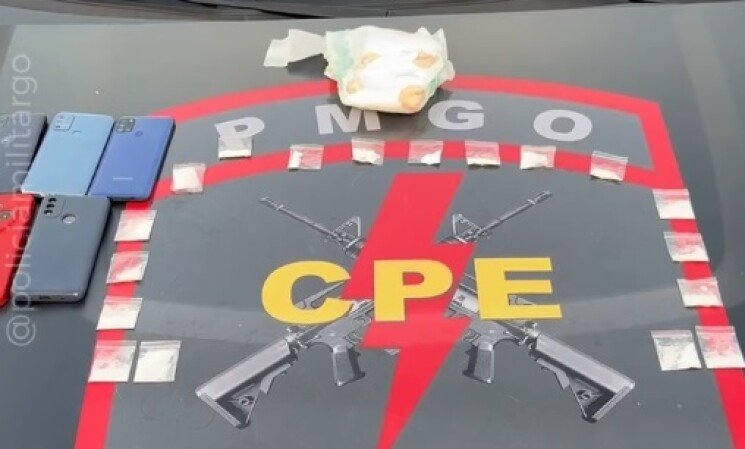 Cocaína escondida em fralda de bebê leva à prisão de dois e ao desmantelamento de ponto de tráfico em Caldas Novas