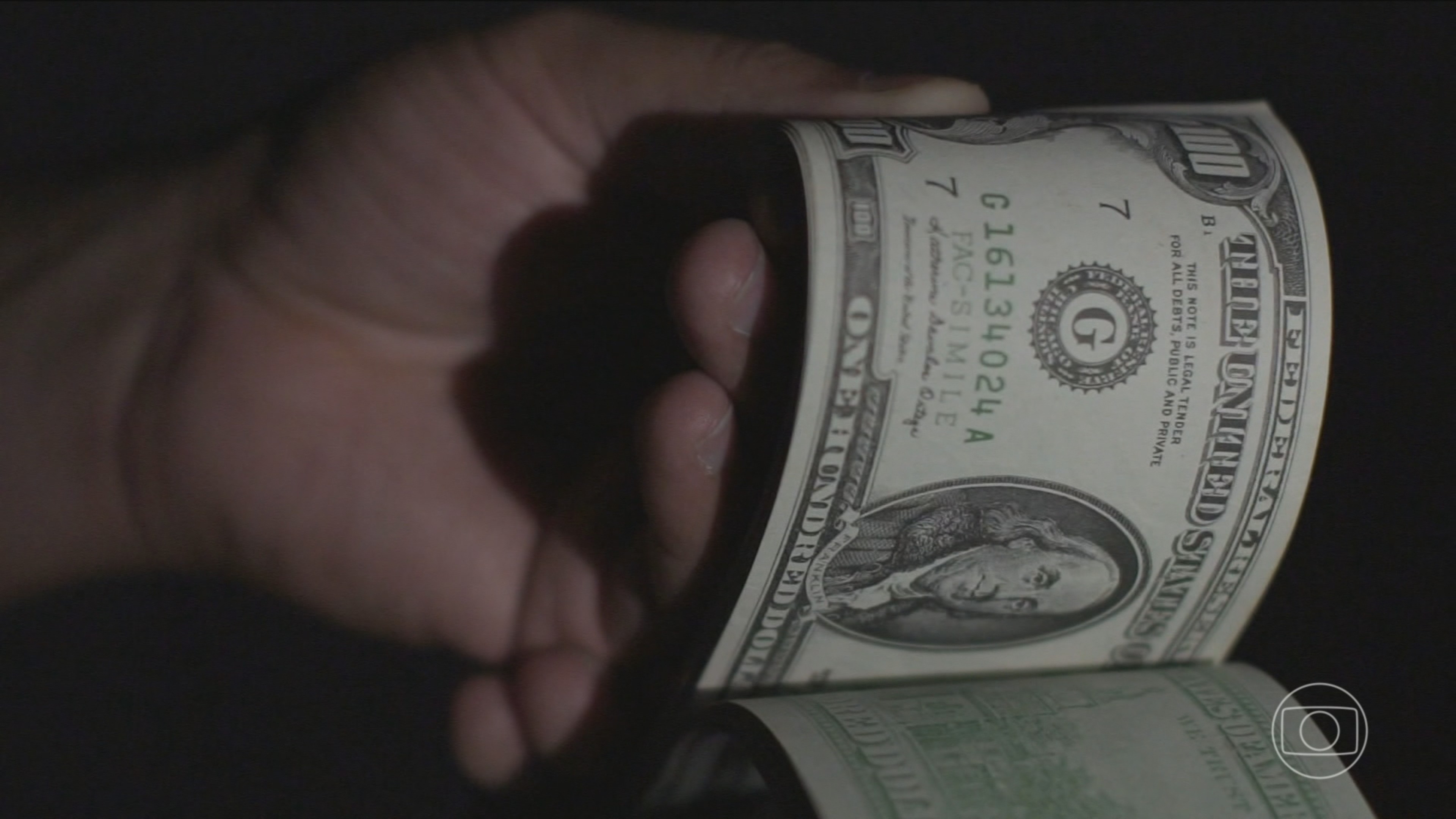 Mercados entre tensão e alívio: dólar cai na abertura enquanto prazo de Trump para Ormuz expira hoje