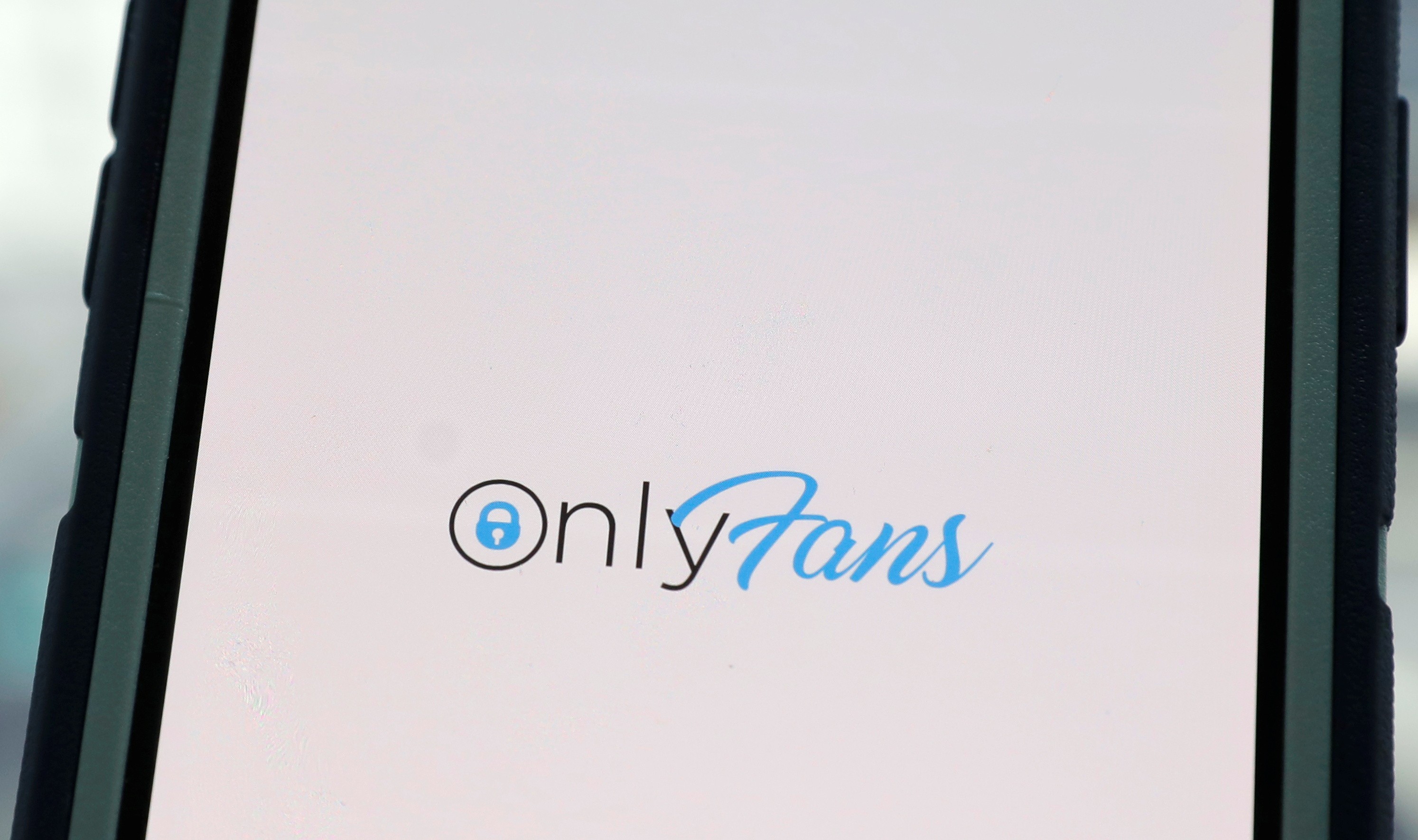 OnlyFans negocia aporte bilionário após morte do fundador e mira serviços bancários para criadores