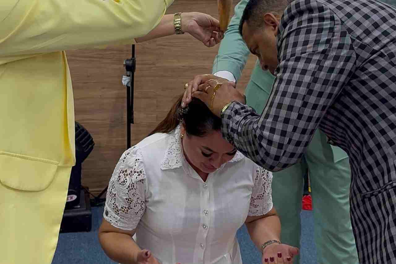 ‘Não é sobre um título’: Luciana Trovão é consagrada pastora na Tempo Novo Church