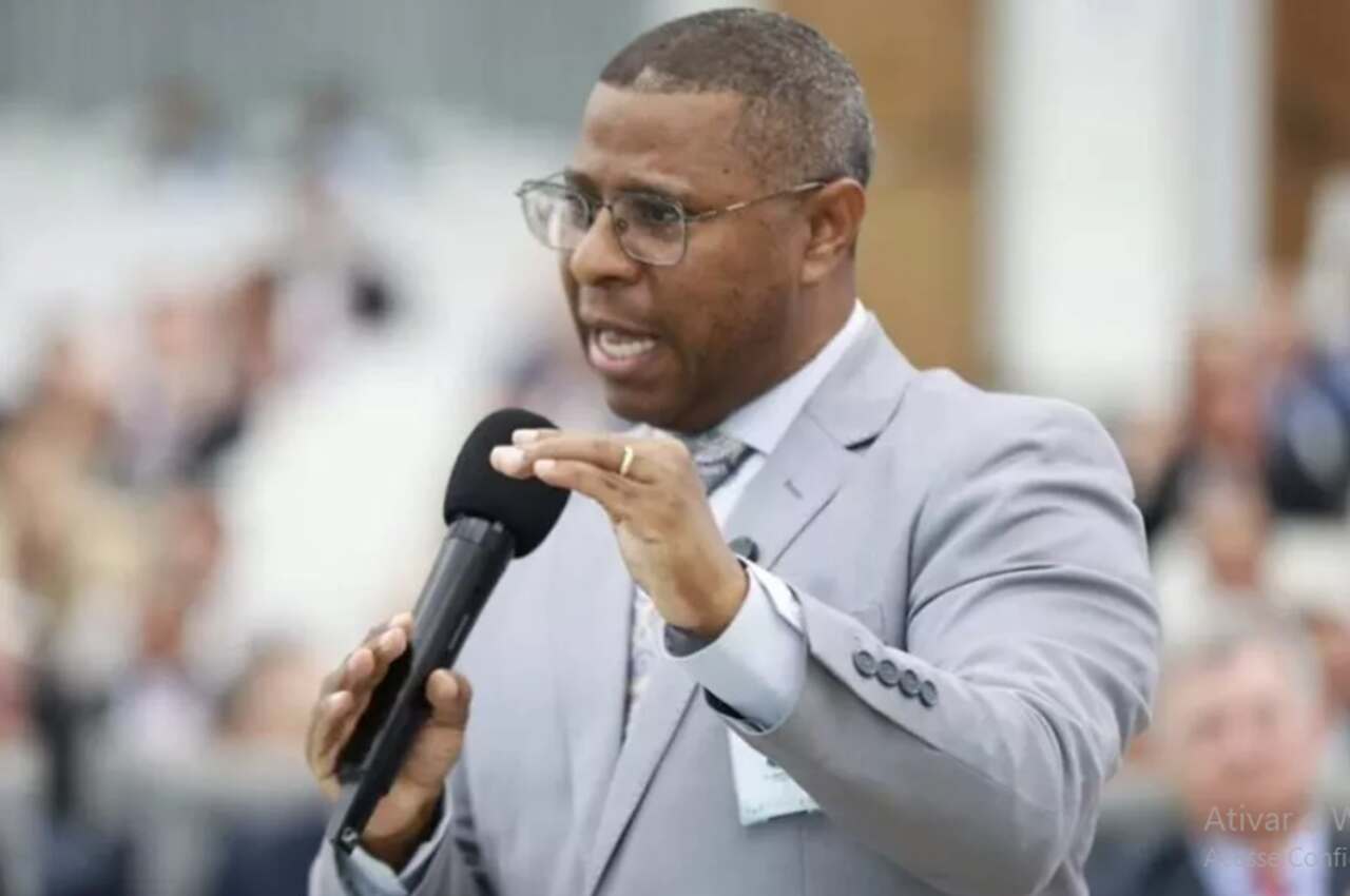 Ao chamar 'batuque' de 'chamamento de demônio', Osiel Gomes acende debate sobre ritmos no louvor