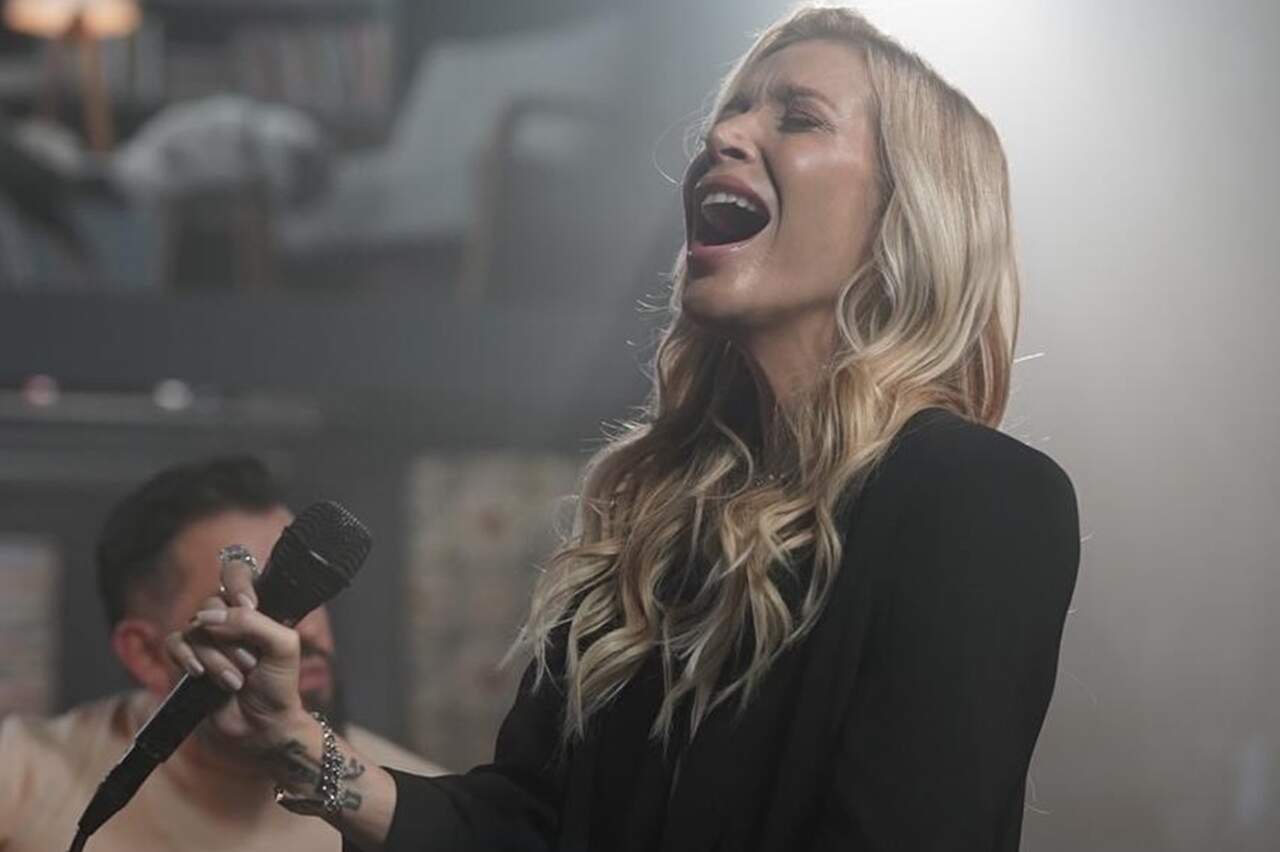 Luiza Possi estreia no gospel com releitura de 'Quero Conhecer Jesus' após mudança espiritual