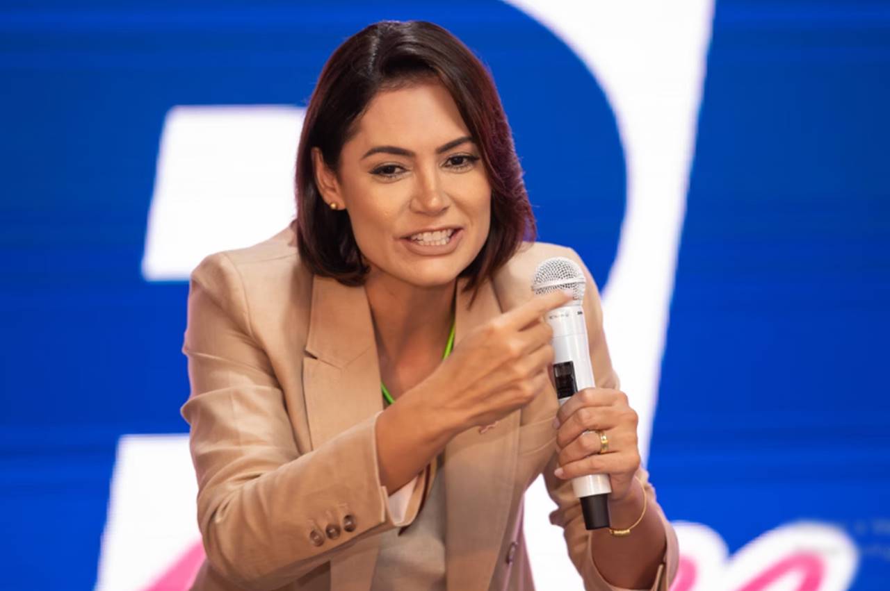 Com menor rejeição entre bolsonaristas, Michelle Bolsonaro ganha força para 2026