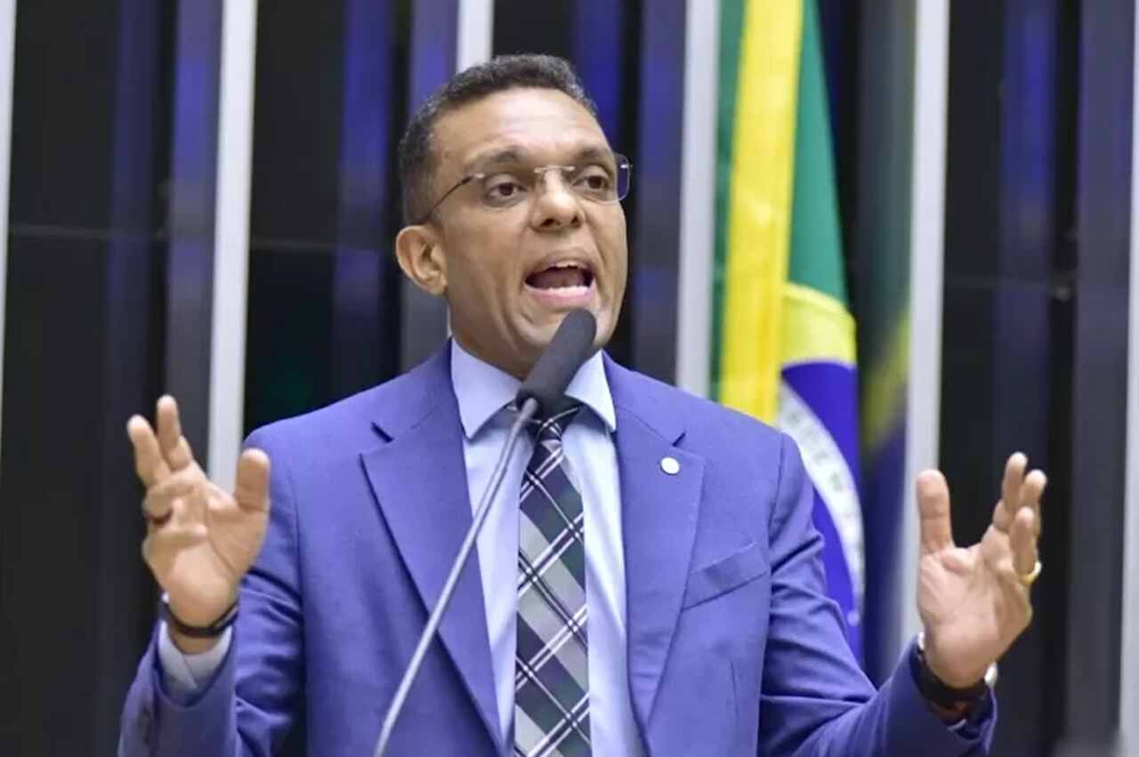 Em vídeo, Otoni de Paula diz que 176 deputados apoiam manter 6x1 até 2036 e ampliar jornada para 52 horas