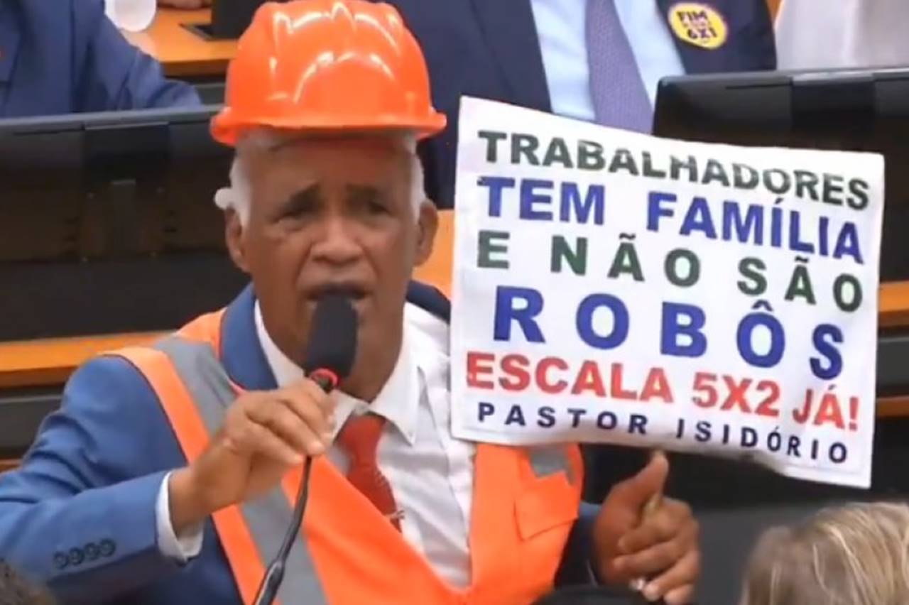 ‘Sexo em paz’: fala de Isidório marca aprovação de PEC que reduz jornada para 40 horas