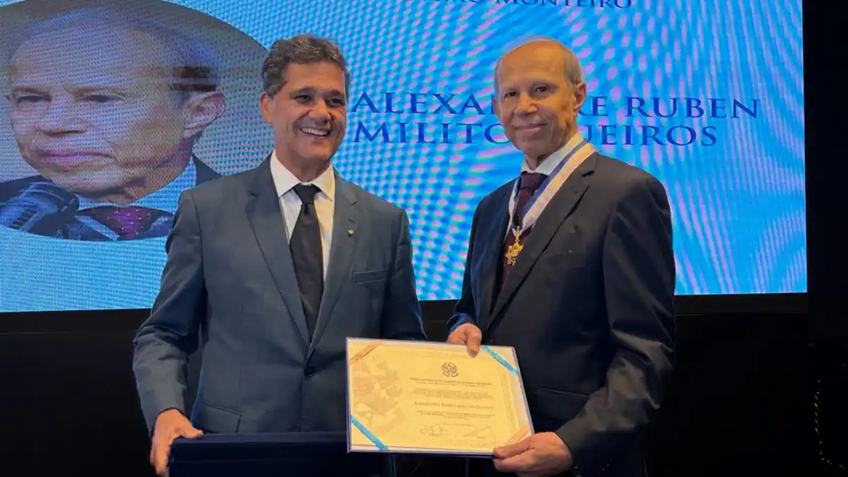 Presidente da Igreja Maranata recebe maior honraria do ES