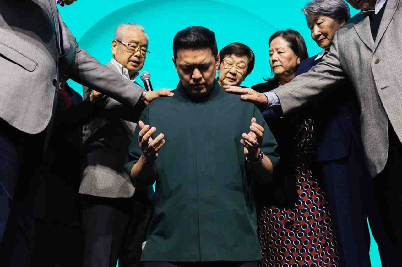 Comoção no culto: Téo Hayashi inicia ano sabático e deixa a liderança da Zion São Paulo por 12 meses