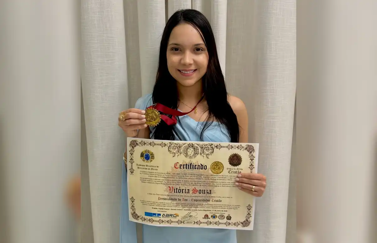 Vitória Souza recebe título no Senado e dedica medalha às mães de UTI; entenda a homenagem