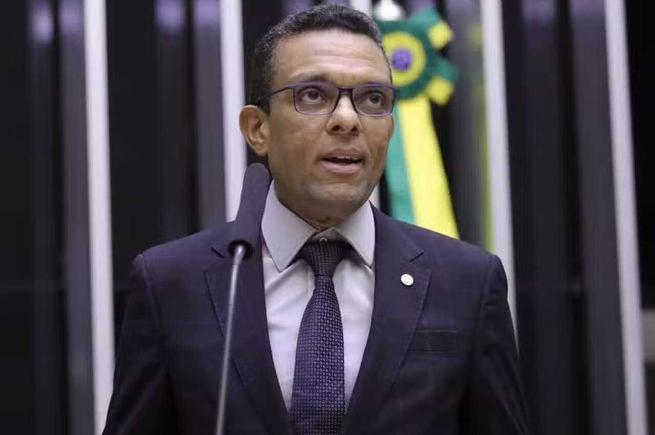Rumo a 2026, Otoni de Paula rompe com bolsonarismo, relata retaliações e diz não temer perder a reeleição