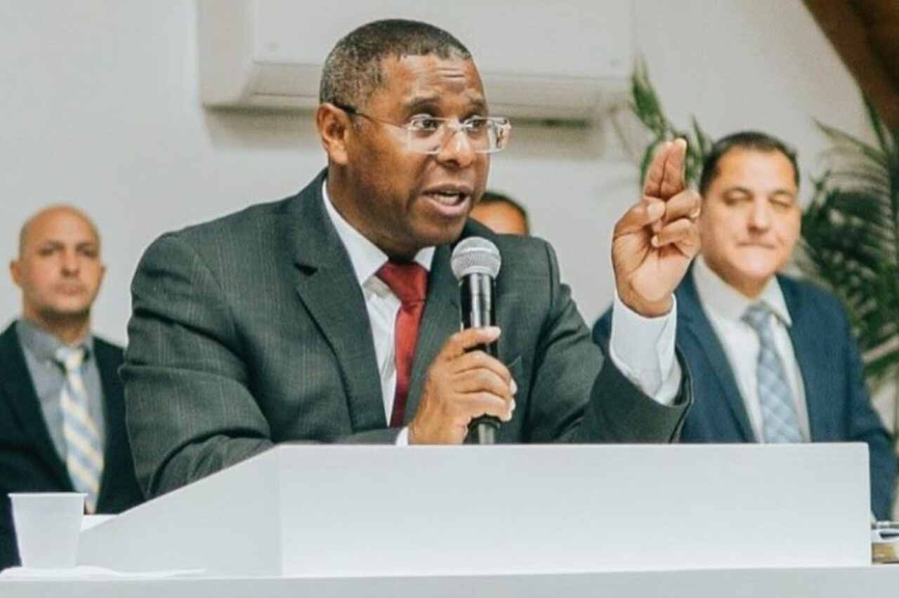 ‘Não presta mais’: fala de Osiel Gomes sobre roupas curtas e WhatsApp no Círculo de Oração viraliza e reacende debate geracional