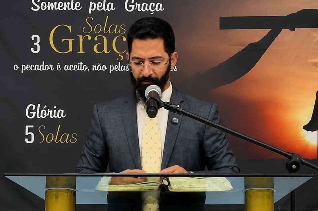 ‘Farmar aura’: pastor presbiteriano critica pentecostalismo e arminianismo; vídeo divide fiéis nas redes