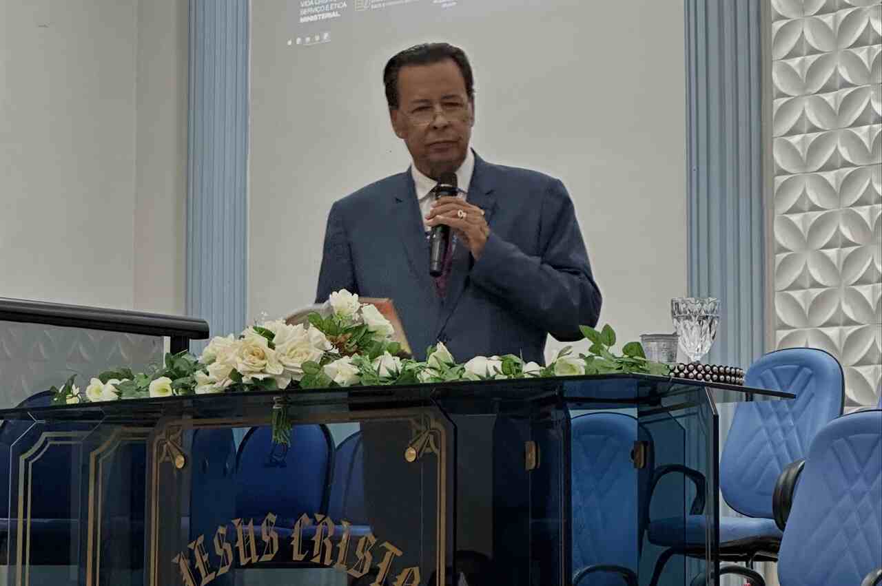 'Chutei a tampa da panela': presidente da AD no PR volta a contestar Helena Raquel e reacende debate sobre violência contra mulheres
