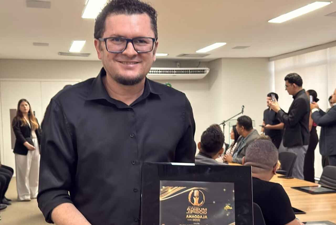 Aos 43, Oziel Melo conquista Músico Destaque e se torna bicampeão no Prêmio da Música Gospel Alagoana 2026