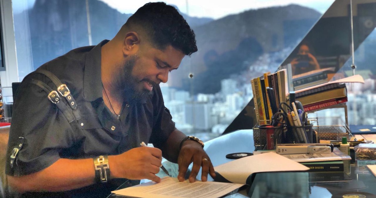 De produtor a voz principal: Wesley Ros assina com a Sony Music Gospel e prepara EP inédito