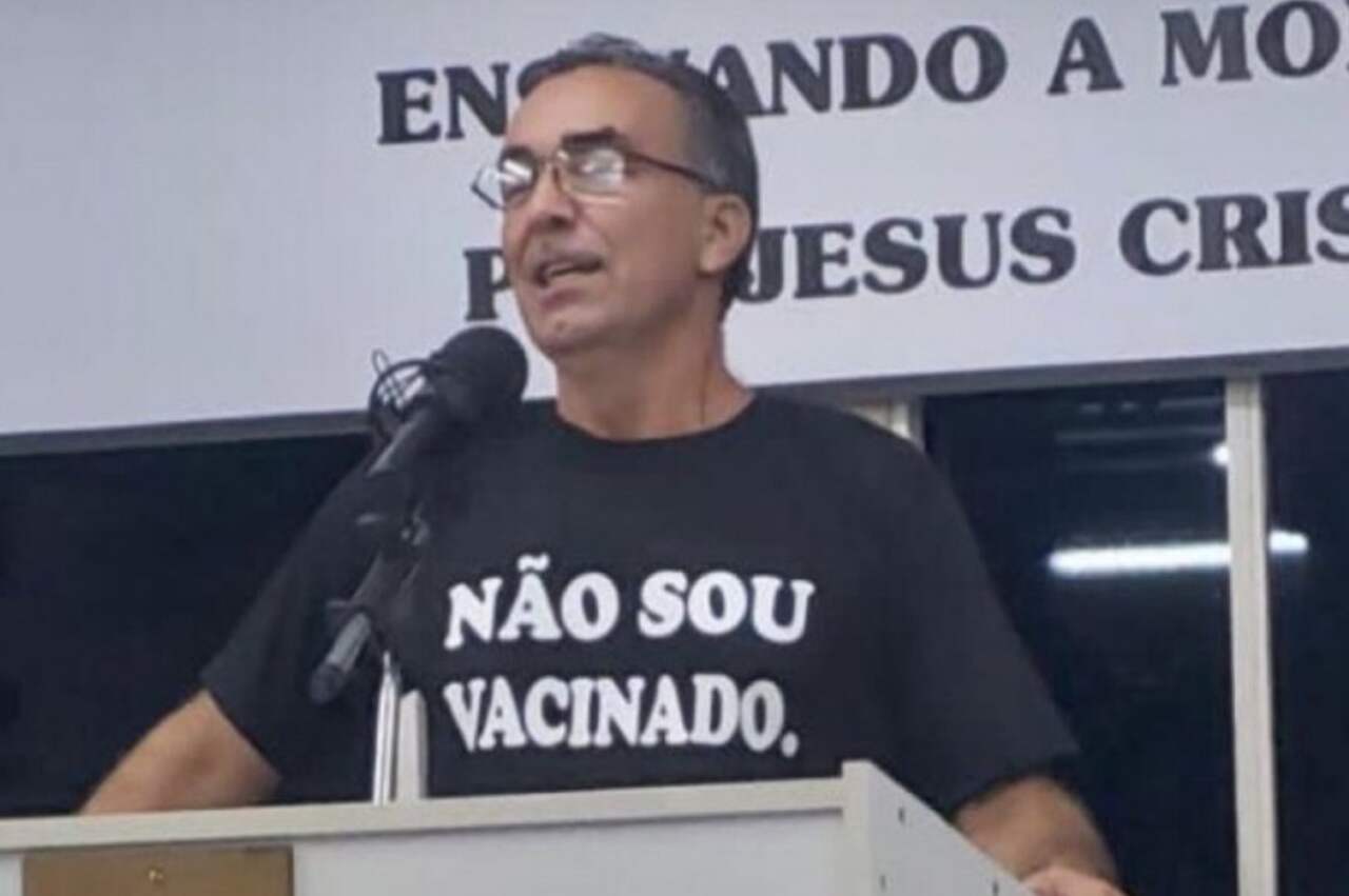 Pastor diz ser 'quarta pessoa da Trindade'; vídeos viralizam e reacendem controvérsia no meio cristão