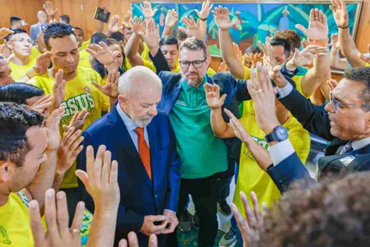 Sem púlpitos: estratégia de Lula para 2026 mira evangélicos com foco em programas sociais