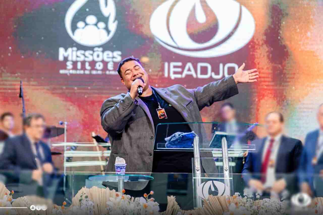 Cantor gospel denuncia ofensas nas redes sociais em meio à luta contra a depressão