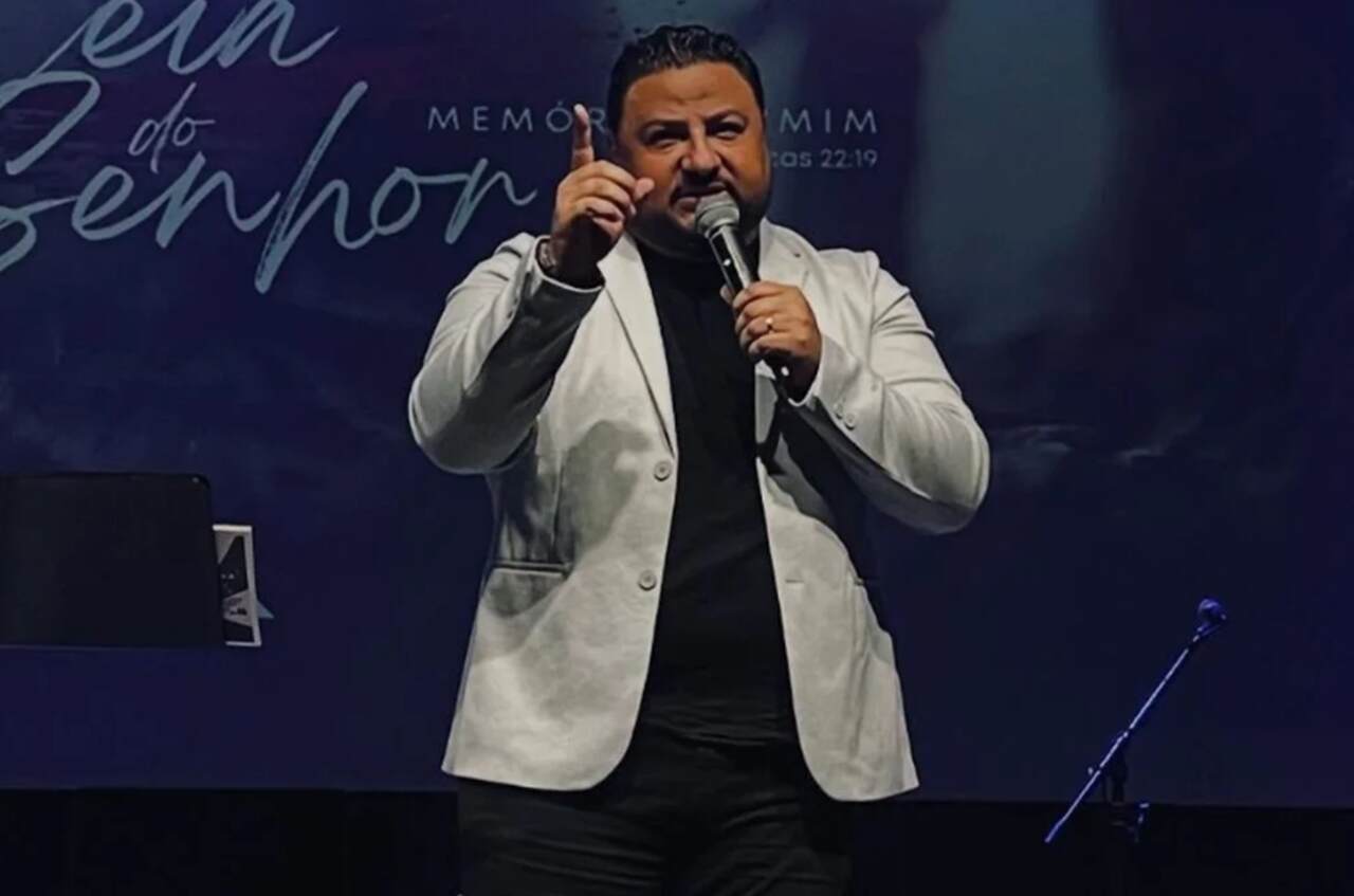 Pastor vira réu por pedir oração contra diretor gay de Câmara em SP