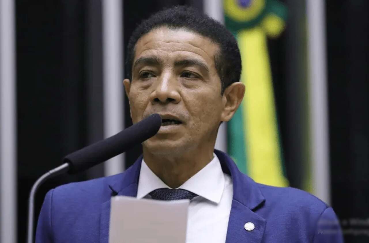 Pastor Gil renuncia à candidatura a deputado federal pelo Maranhão