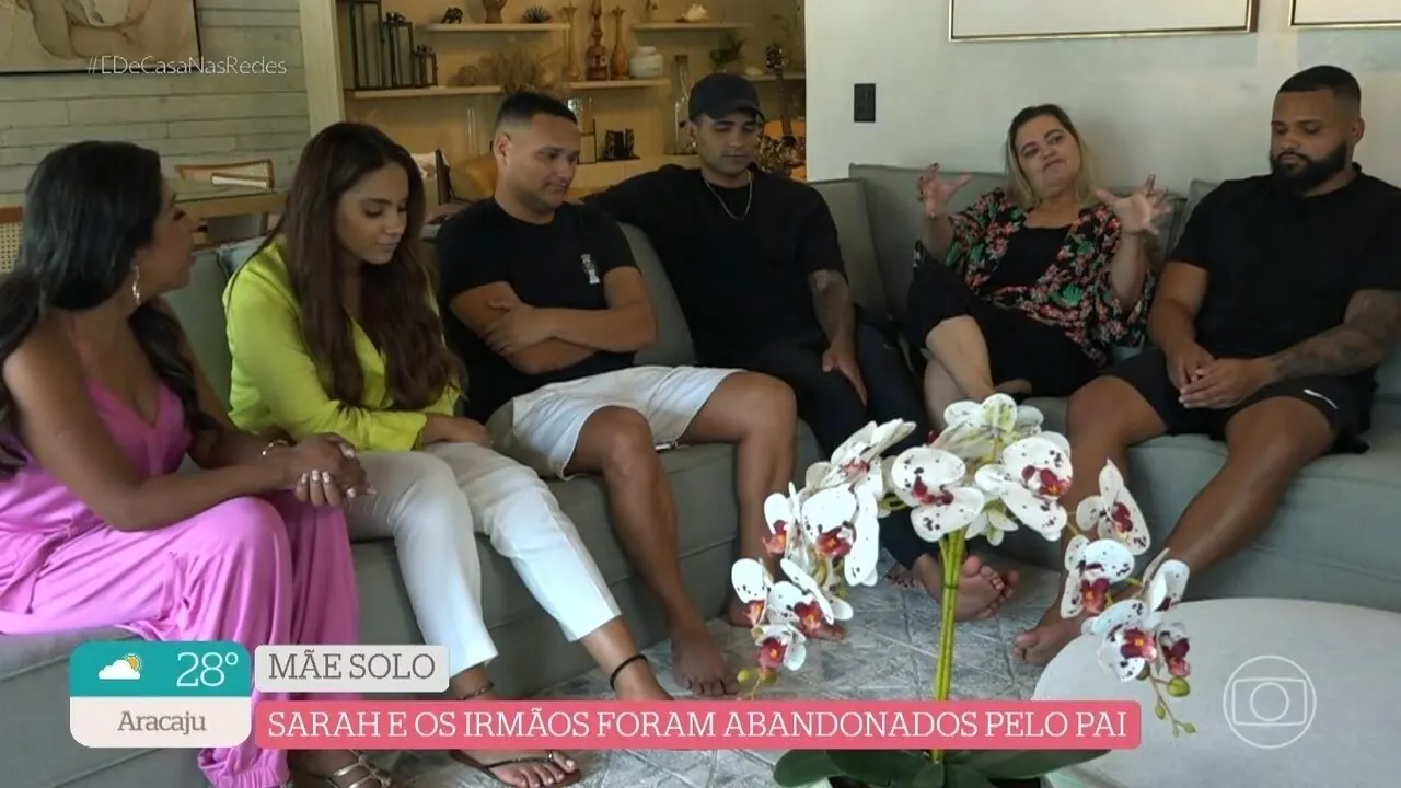 Sarah Beatriz cresceu com quatro irmãos e sem a presença do pai; anos depois, abriu a casa onde a família conseguiu recomeçar